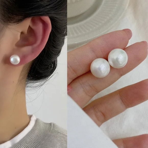 White Faux Pearl Stud Earrings - Picture 1 of 2
